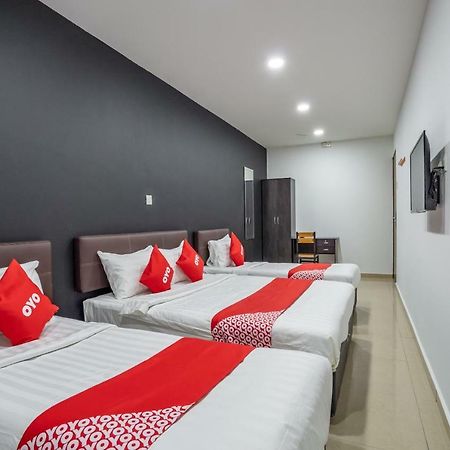 Oyo 1167 Rest & Go Hotel, Klang Exteriör bild